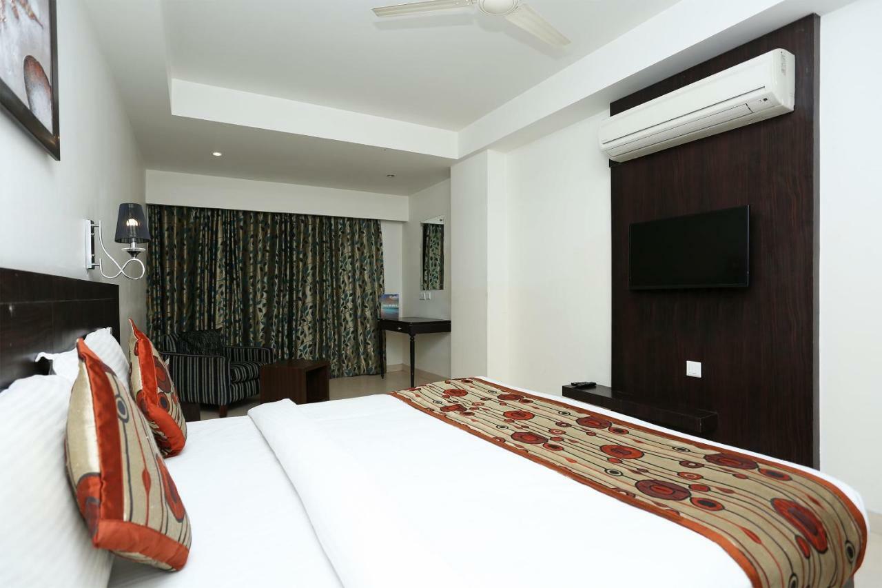 Capital O 3600 Hotel Royal Windsor Kathgodam Exterior photo